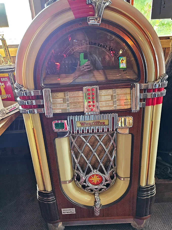 Vintage Wurlitzer jukebox inside Stubb's Museum Bar